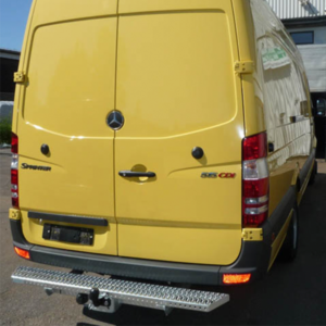 Vetokoukku-askelmapuskurit